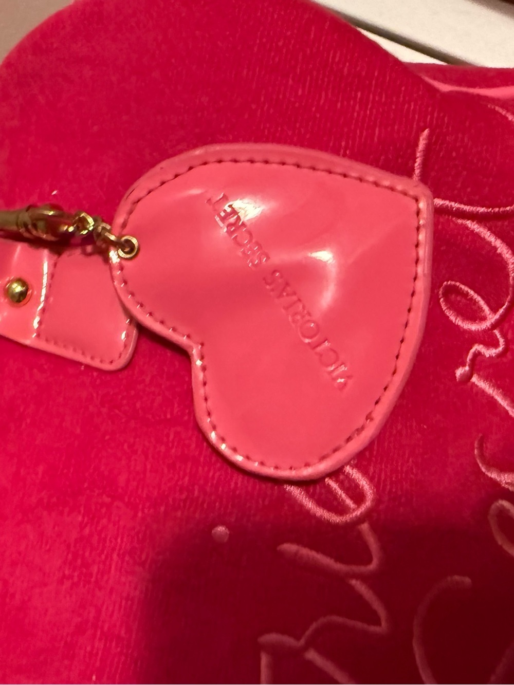 Victoria's Secret Hot Pink Heart Charm Tote - Picture 9 of 9